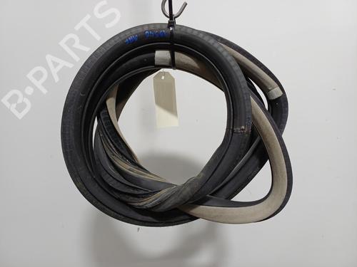 Used Rubber door seal Rubber door seal 37589790 37589790