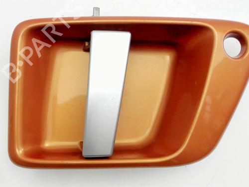 Używane Klamka zewnętrzna drzwi przednich lewych PEUGEOT 1007 (KM_) 1.4 HDi (68 hp) 31679240