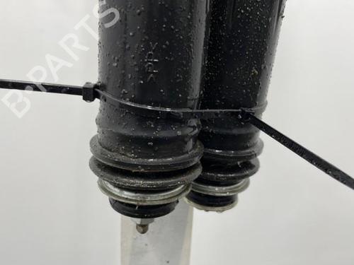 Right rear shock absorber TOYOTA YARIS (_P13_) 1.5 Hybrid (NHP130_, NHP130) | BP20386849M19 