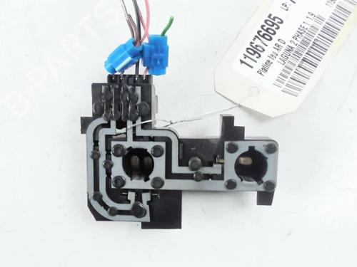 Used Lamp holder RENAULT LAGUNA II (BG0/1_) 1.9 dCi (107 hp) 32013848