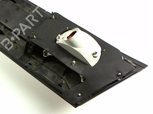 Used Rear center light Rear center light MAZDA 323 P V (BA) 1.5 16V (88 hp) 21205564 21205564