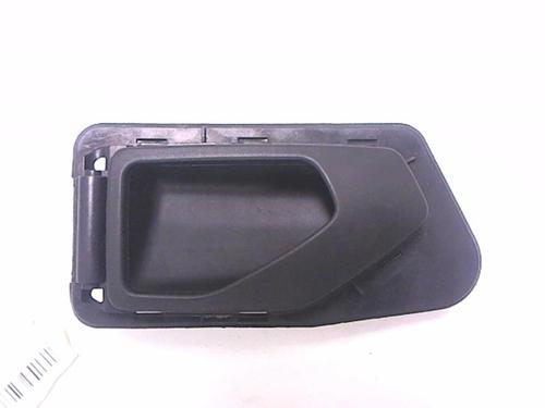 Używane Klamka wewnętrzna drzwi tylnych lewych PEUGEOT 306 Break (7E, N3, N5) 1.9 D (68 hp) 20429577