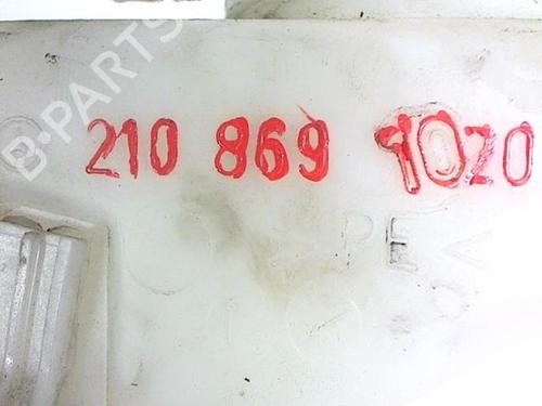 Used Windscreen washer tank MERCEDES-BENZ E-CLASS (W210) E 300 Turbo-D (210.025) (177 hp) 20461759