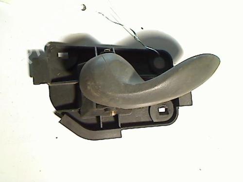Venstre fortil invendig håndtag FIAT PUNTO (188_) 1.2 60 (188.030, .050, .130, .150, .230, .250) (60 hp) 20456172