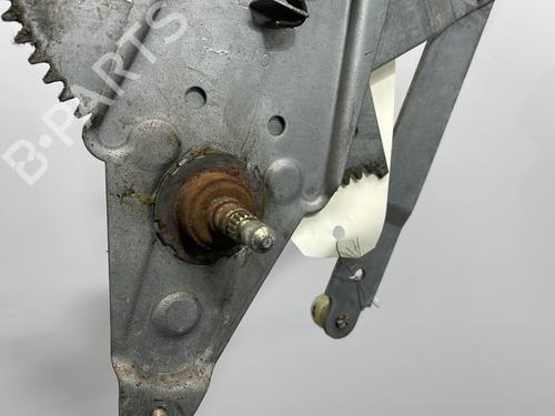 Used Front right window mechanism Front right window mechanism PEUGEOT 305 II Break (581E) 1.9 Diesel (64 hp) 23780483 23780483