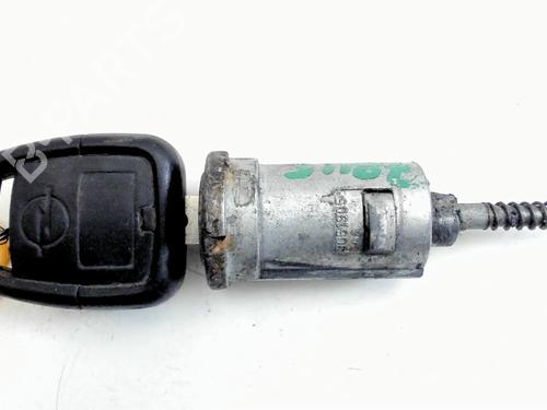 Used Ignition barrel OPEL ASTRA G Hatchback (T98) 1.7 TD (F08, F48) (68 hp) 31074480