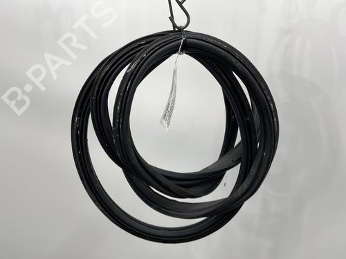 Used Rubber door seal CITROËN C3 AIRCROSS II (2R_, 2C_) 1.2 PureTech 110 (2RHNZB, 2RHNZW, 2RHNPX, 2RHNPJ) (110 hp) 23778177