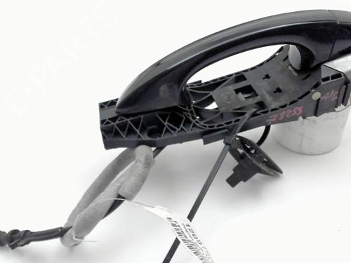 front-left-exterior-door-handle-vw-golf-vii-5g1-bq1-be1-be2-2012-2013-2014-2015-2016-2017-2018-2019-2020-2021-32630867 main image