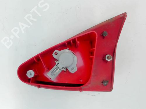 Used Left tailgate light Left tailgate light ALFA ROMEO 147 (937_) 1.9 JTD (937.AXD1A, 937.BXD1A, 937.AXV1A, 937.BXB1A,... (115 hp) 21236628 21236628