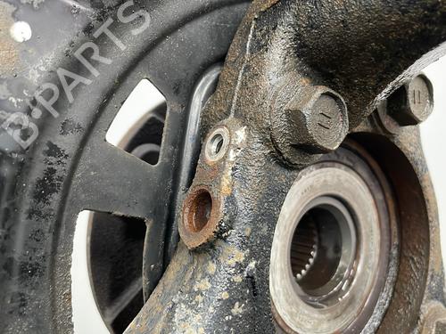 Used Right front steering knuckle Right front steering knuckle TOYOTA RAV 4 III (_A3_) 2.2 D 4WD (ALA30_, ALA30R) (136 hp) 22104808 22104808