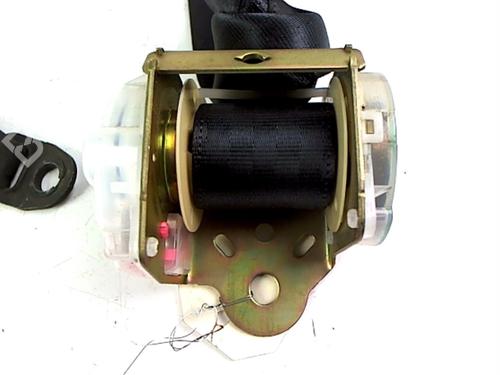 Høyre bak beltestrammer TOYOTA YARIS (_P1_) 1.4 D-4D (NLP10_, NLP10R) (75 hp) 20447881
