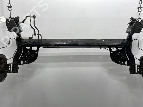 Used Rear axle RENAULT CLIO III Grandtour (KR0/1_) 1.5 dCi (KR0G) (68 hp) 32081874