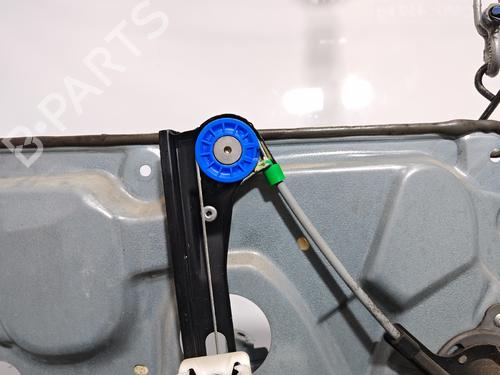 Elevalunas trasero derecho Elevalunas trasero derecho VW POLO IV (9N_, 9A_) 1.4 TDI (70 hp) 35892898 35892898