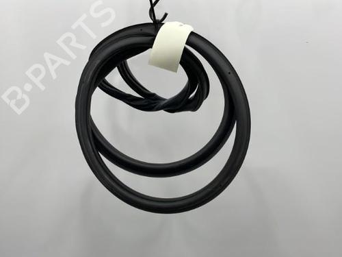 Used Rubber door seal ALFA ROMEO GIULIETTA (940_) 1.6 JTDM (940FXD1A) (105 hp) 20419465