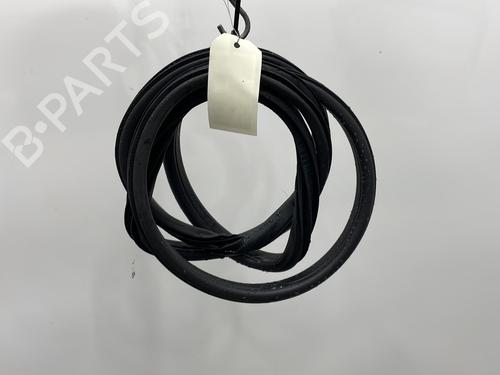 Used Rubber door seal NISSAN JUKE (F15) 1.5 dCi (110 hp) 25122639