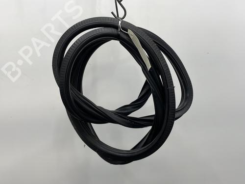 Used Rubber door seal OPEL ZAFIRA / ZAFIRA FAMILY B (A05) 1.7 CDTI (M75) (125 hp) 21062276