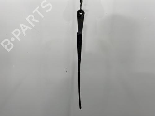 Used Front windshield wiper arm Front windshield wiper arm FIAT PUNTO (176_) 60 1.2 (176AP, 176AR, 176AQ, 176BB) (60 hp) 21048238 21048238