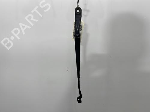 Used Front windshield wiper arm OPEL CORSA F (P2JO) CORSA-e (68) (136 hp) 27504464
