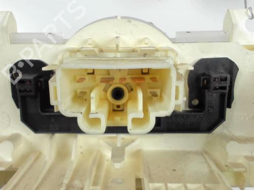 Used Climate control Climate control 21236192 21236192