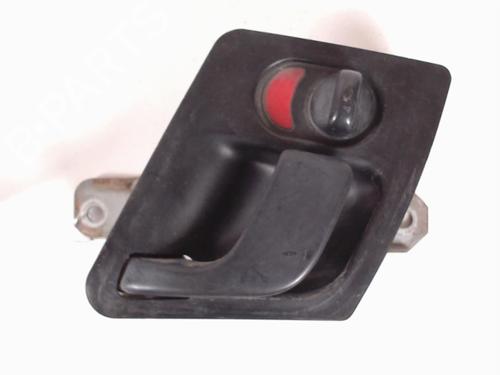 Venstre foran invendig håndtak MITSUBISHI LANCER IV Hatchback (C6_A, C7_A) 1.8 GTi 16V (C68A) (136 hp) 21235590