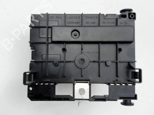Used Fuse box Fuse box PEUGEOT 308 I (4A_, 4C_) 1.6 HDi (92 hp) 33894788 33894788