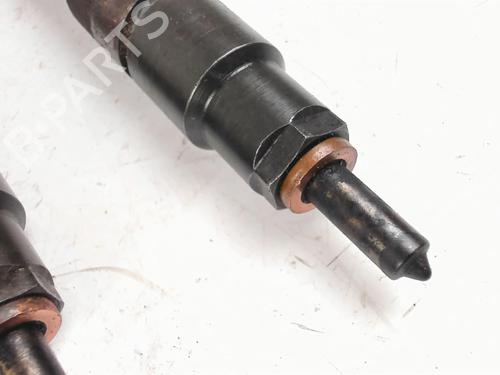 Used Injector Injector VOLVO V70 II (285) 2.5 TDI (140 hp) 21239735 21239735