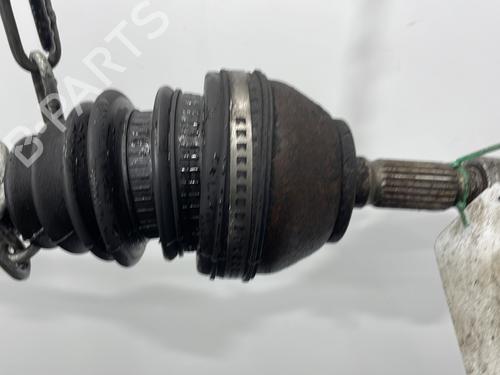 Used Right front driveshaft Right front driveshaft PEUGEOT 309 II (3C, 3A) 1.4 (75 hp) 30689382 30689382