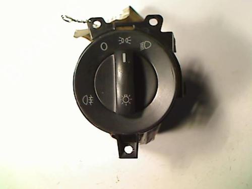 Used Headlight switch VW POLO IV (9N_, 9A_) 1.4 TDI (70 hp) 20409378