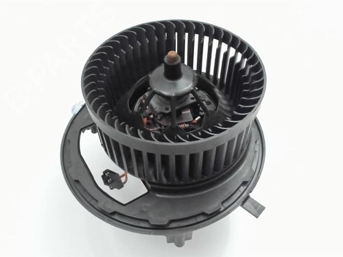 Used Heater blower motor VW TOURAN (5T1) 2.0 TDI (150 hp) 20428409