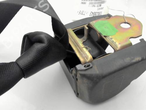 Used Front right seatbelt Front right seatbelt RENAULT MASTER I Van (T__) 28-35 2,5 D (75 hp) 28361704 28361704