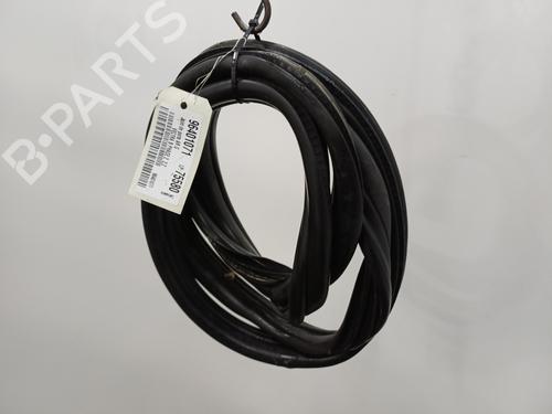 Used Rubber door seal Rubber door seal OPEL VECTRA B Hatchback (J96) 2.2 DTI 16V (F68) (120 hp) 21589913 21589913