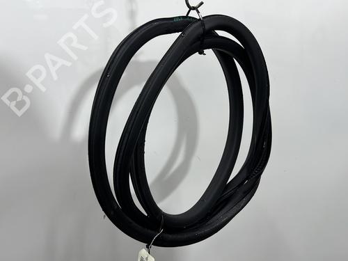 Used Rubber door seal Rubber door seal PEUGEOT 208 I (CA_, CC_) 1.2 THP 110 (110 hp) 32305990 32305990