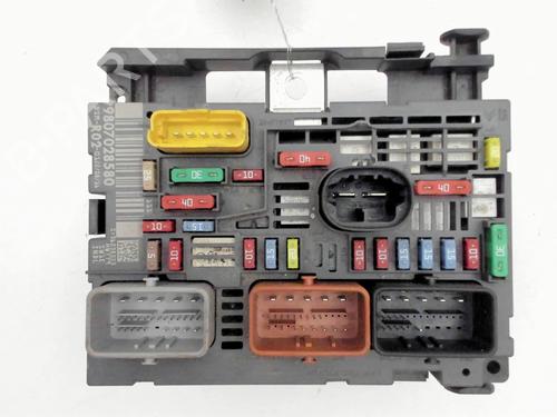 Used Fuse box Fuse box 37166147 37166147