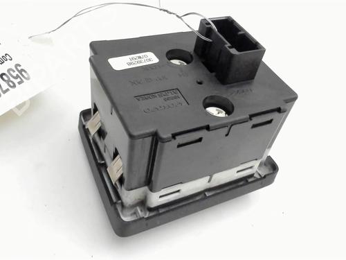 Used Headlight switch Headlight switch VOLVO C30 (533) 1.6 (100 hp) 21525688 21525688
