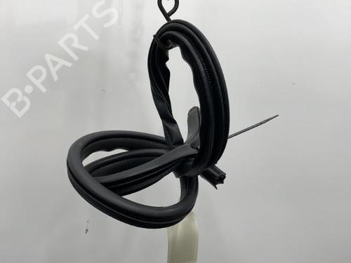 Used Rubber door seal SUZUKI SPLASH (EX) 1.0 (A5B310) (65 hp) 21239858