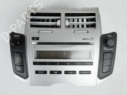 Used Radio Radio 38024075 38024075