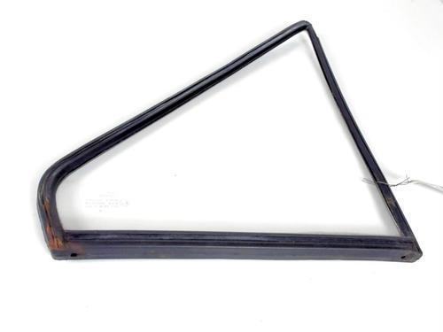 Used Rear left door window Rear left door window PEUGEOT 104 1.1 (50 hp) 21206268 21206268