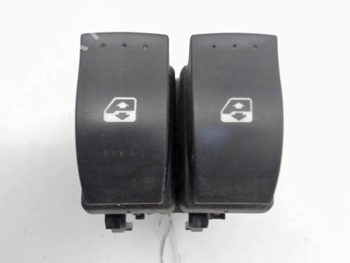 Venstre fortil elrude kontakt RENAULT TRAFIC II Van (FL) 1.9 dCi 80 (FL0B) (82 hp) 29844184