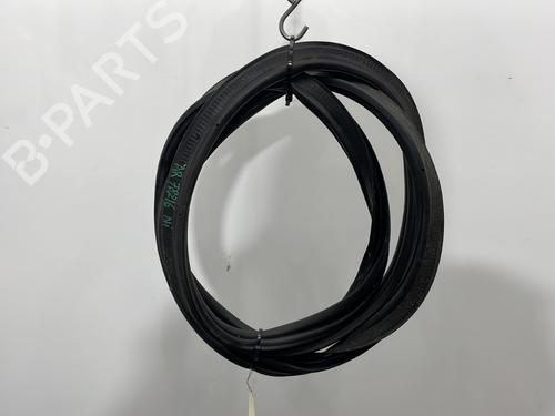 Used Rubber door seal RENAULT MEGANE IV Hatchback (B9A/M/N_) 1.2 TCe 130 (B9MR) (130 hp) 30890885