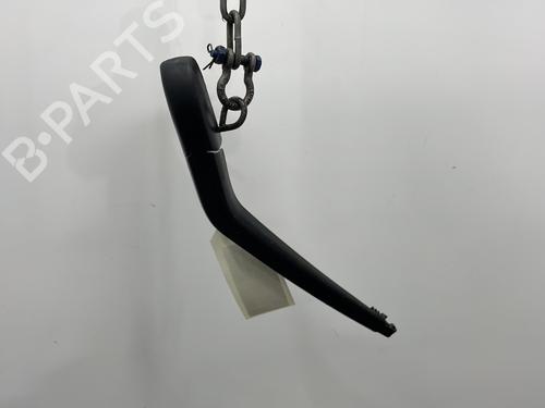 Used Rear windshield wiper arm TOYOTA YARIS (_P13_) 1.5 Hybrid (NHP130_, NHP130) (101 hp) 22756820