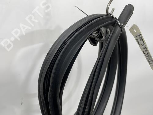 Rubber door seal JEEP CHEROKEE (KJ) 2.8 CRD 4x4 | BP28677230C142 