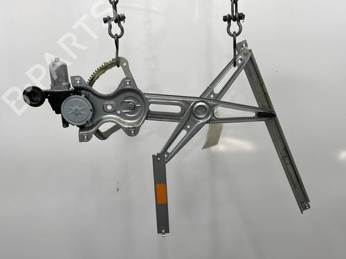 Used Front right window mechanism TOYOTA YARIS (_P9_) 1.3 VVT-i (SCP90_, SCP90R) (87 hp) 25927066