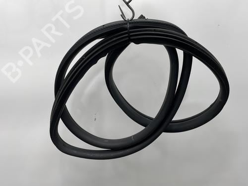Used Rubber door seal JEEP CHEROKEE (KJ) 2.8 CRD 4x4 (163 hp) 28677228