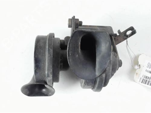 Used Horn VW POLO (9N_, 9A_) 1.4 TDI (75 hp) 22535148