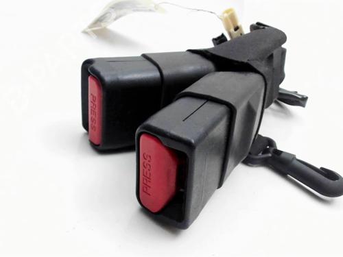Engate do cinto Engate do cinto TOYOTA VERSO S (_P12_) 1.4 D4-D (NLP121_, NLP121R) (90 hp) 21241328 21241328