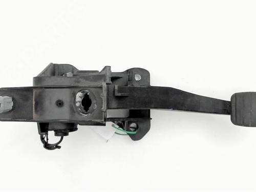 Used Clutch pedal DACIA SANDERO II TCe 90 (B8M1, B8MA, B8AC) (90 hp) 28498714