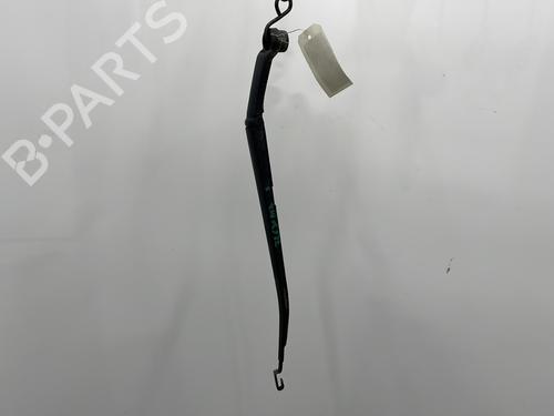 Used Front windshield wiper arm HYUNDAI i20 II (GB, IB) 1.2 (84 hp) 21062297