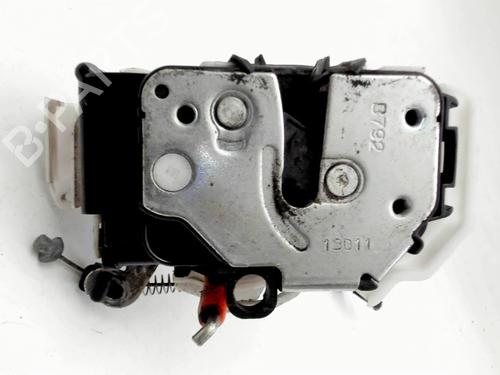 Używane Zamek drzwi przednich prawych FIAT QUBO (225_) 1.3 D Multijet (225CXB1A, 225AXB1A, 225CXB11, 225AXB11,... (75 hp) 32149390