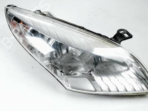 Used Right headlight RENAULT MEGANE CC (EZ0/1_) 1.9 dCi (EZ0J, EZ1S) (131 hp) 31159609