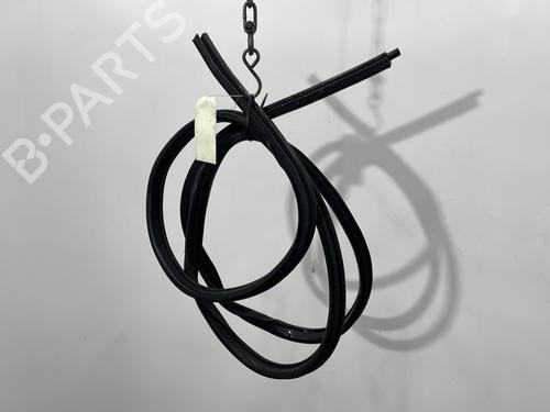 Used Rubber door seal Rubber door seal NISSAN QASHQAI II (J11, J11_) 1.2 DIG-T (115 hp) 31355460 31355460